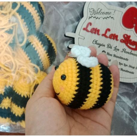 Móc khóa bé ong bằng len