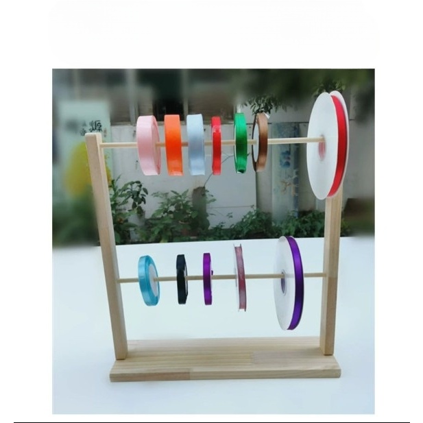 Giá treo cuộn dây duy băng được làm bằng gỗ tự nhiên