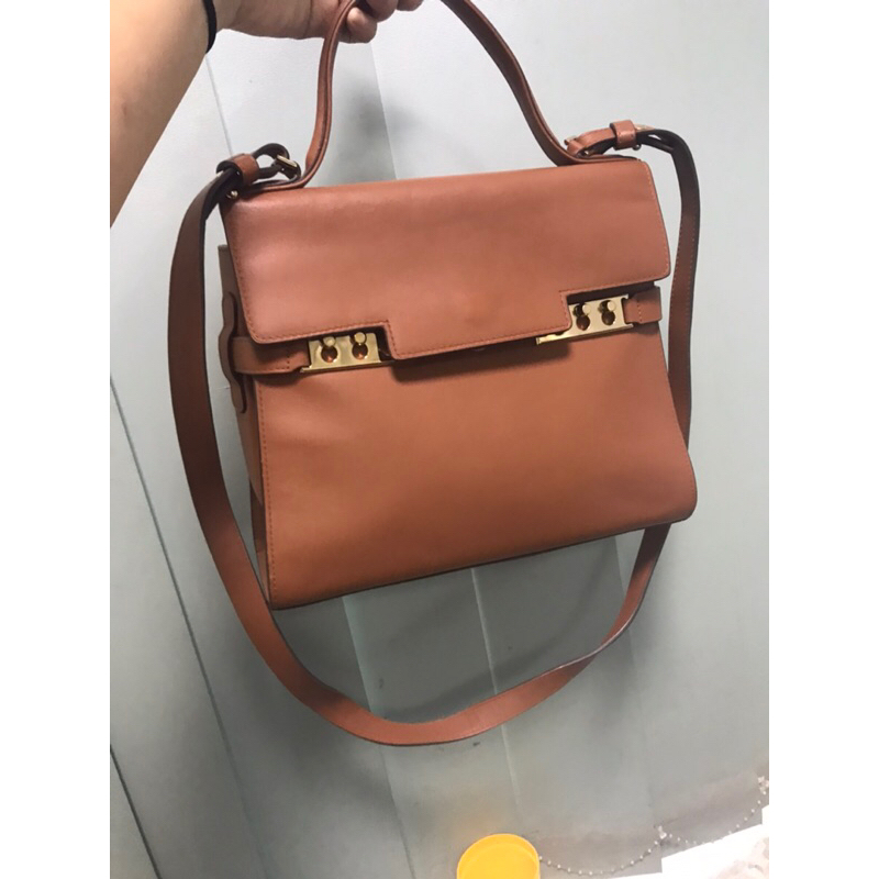 Túi công sở size 28 cm tình trạng 89%.