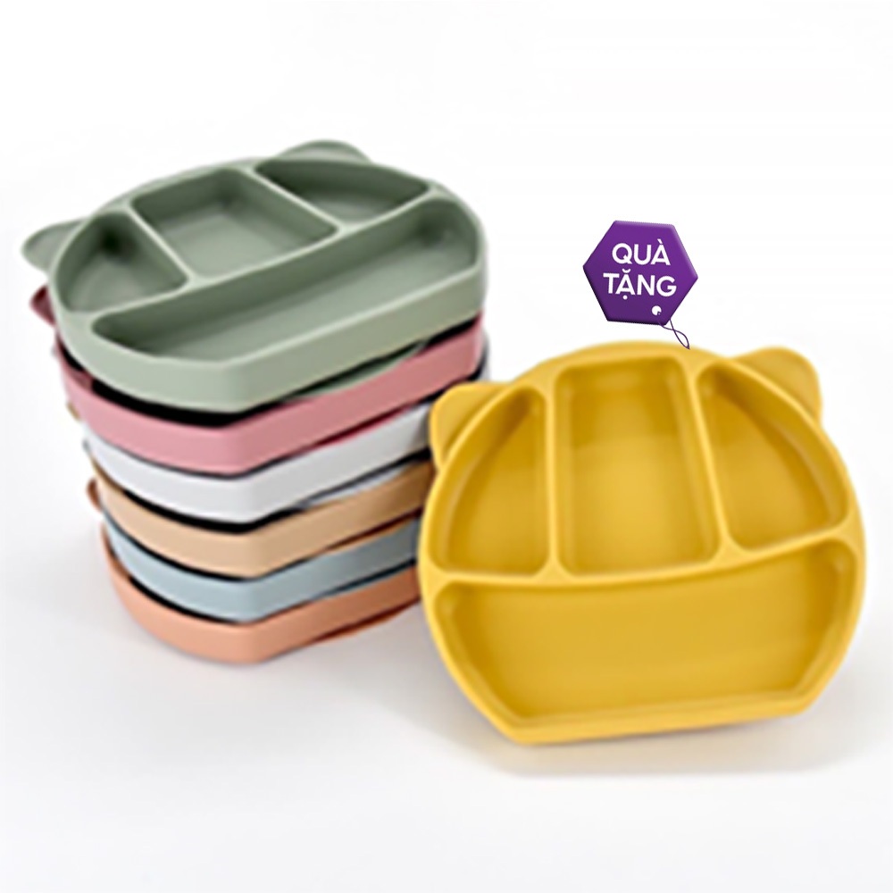 Khay ăn dặm 4 ngăn hình tai gấu có đế hít chống đổ làm từ silicon.