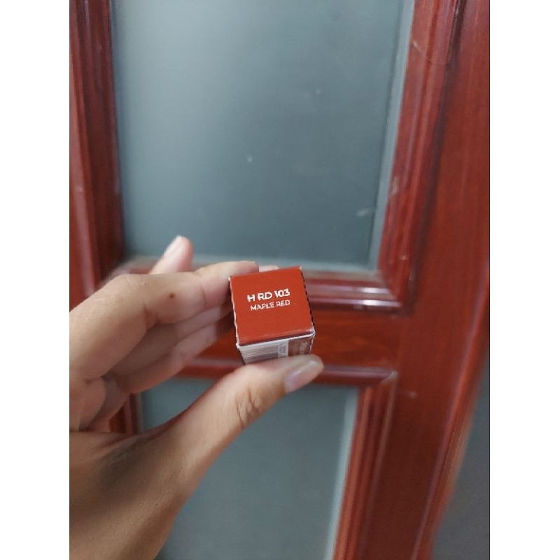 Son Kem Bom Matt Holic Tint màu 103 Maple Red