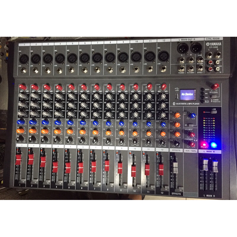 Mixer yamaha 12line