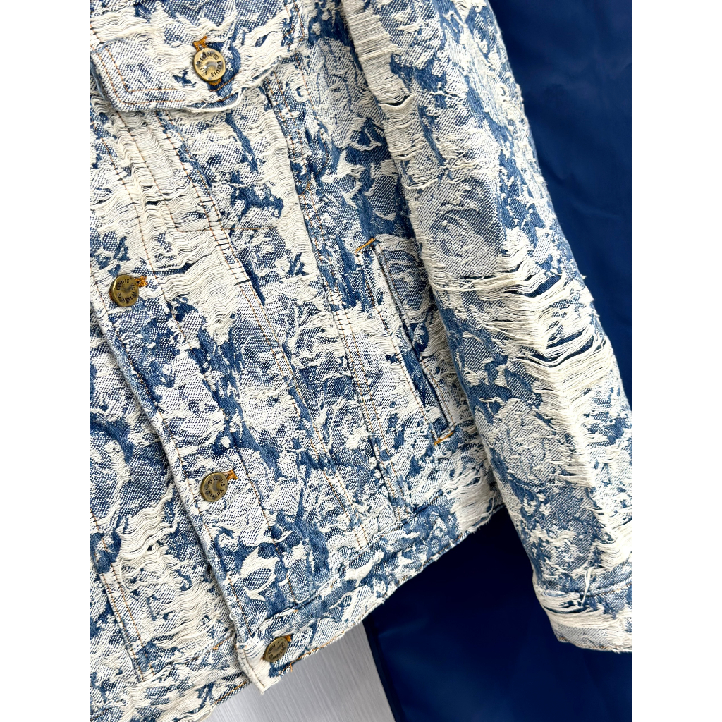 Áo khoác Jean Jacket Louis Vuitton Xanh rách loang Trắng LA on web