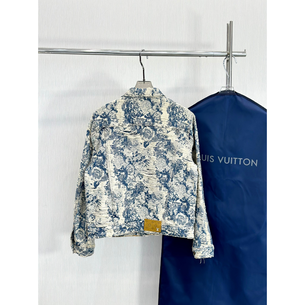 Áo khoác Jean Jacket Louis Vuitton Xanh rách loang Trắng LA on web