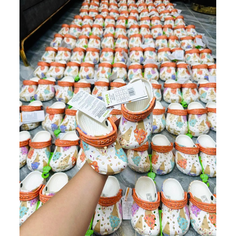 Sục Crocs Trẻ Em Hoạ Tiết Kem Ốc Quế