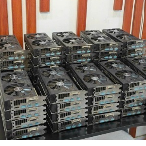 Card màn hình RX 580 8GB Shaphia Date mới likenew 99%