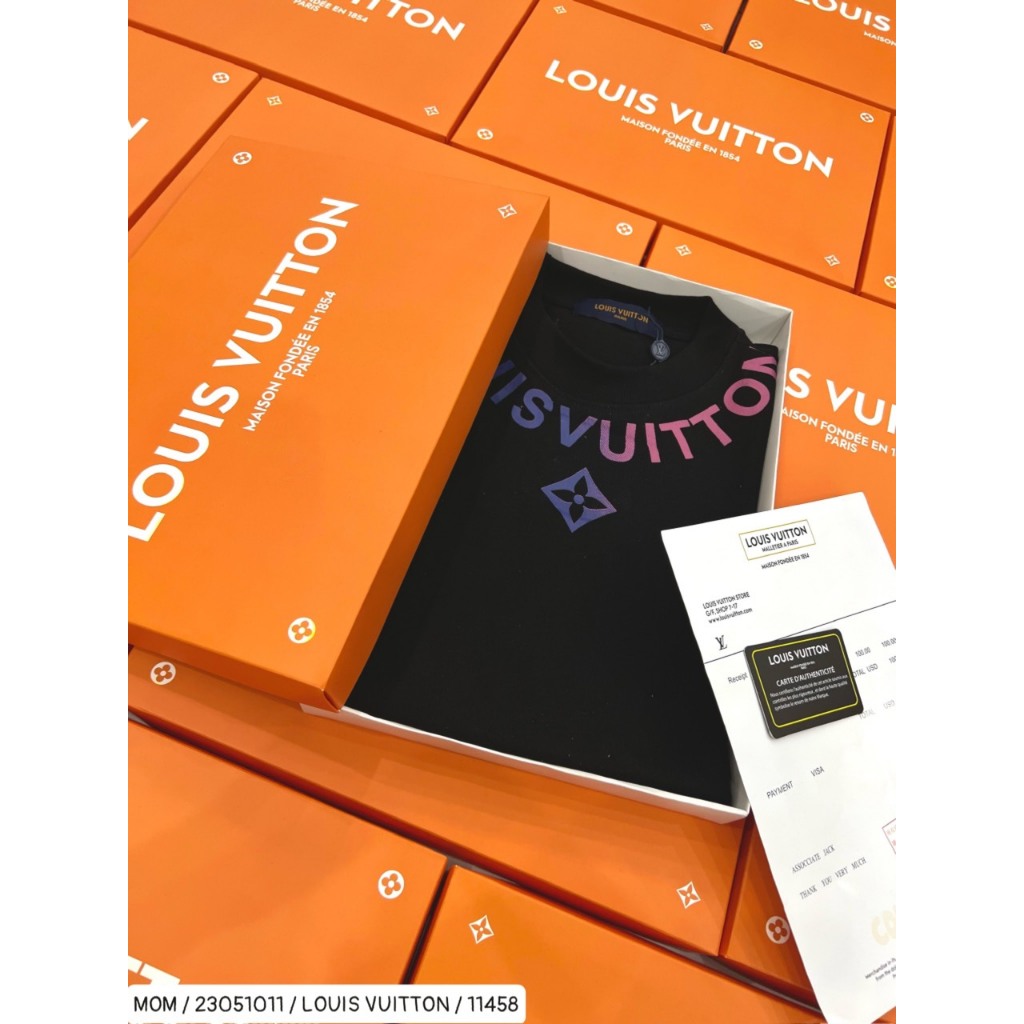 Áo thun nam nữ họa tiết L-V chữ quấn quanh cổ màu mè siêu đẹp - áo phông mùa hè 2023