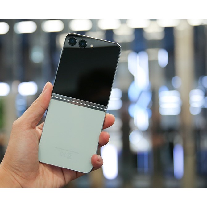 Điện thoại Samsung Galaxy Z Flip5 5G 512GB