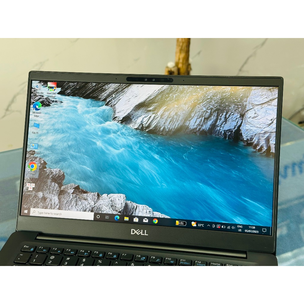 Laptop Dell Latitude 7390 Core i5/ Ram 8GB / SSD 256GB / 13.3" FHD / Like New
