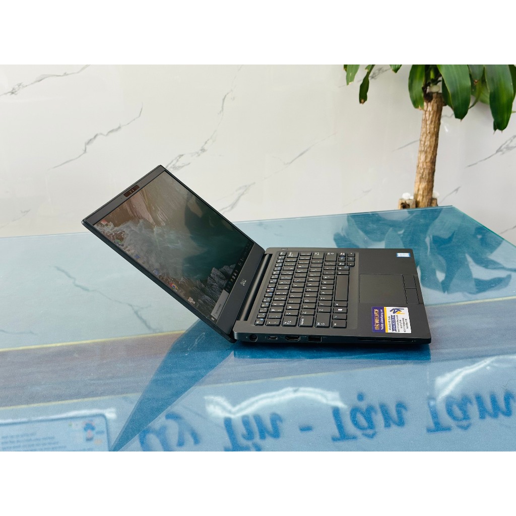 Laptop Dell Latitude 7390 Core i5/ Ram 8GB / SSD 256GB / 13.3" FHD / Like New