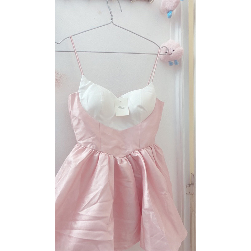 Pass đầm Somee Studio size M new tag