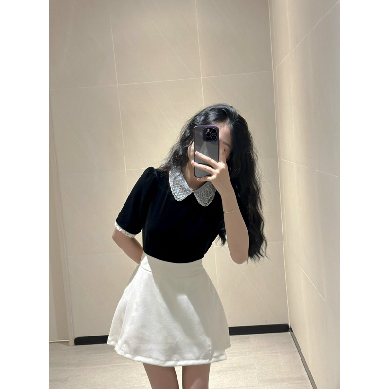 Áo nhung mềm cổ voan trong veo by La Moneta