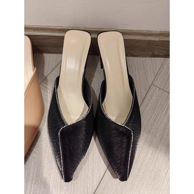 Giày sục không gót da nhăn đính hạt