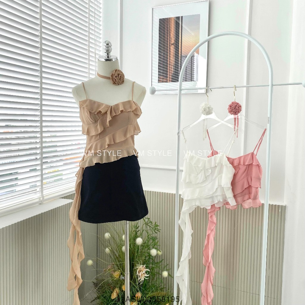 Áo 2 dây nữ VMSTYLE dáng ngắn tầng bèo thả kèm bông cổ 5138 - ASU00358