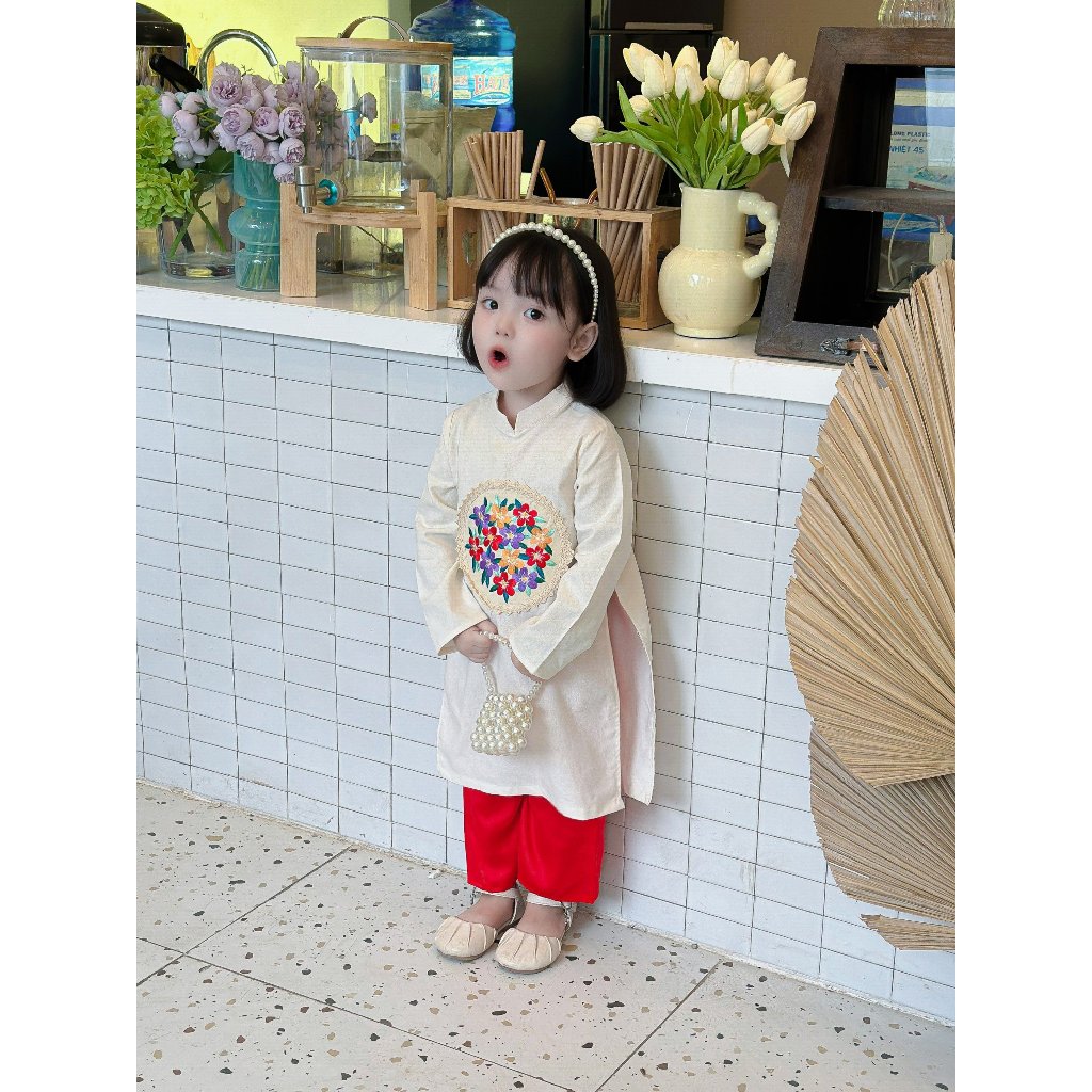 Áo dài bé gái 🔥SALE SỐC🔥 chất liệu linen mềm mại thiết kế cổ tàu tay dài thêu hình lớn - Áo Dài Cho Bé Baby Store- ADB21