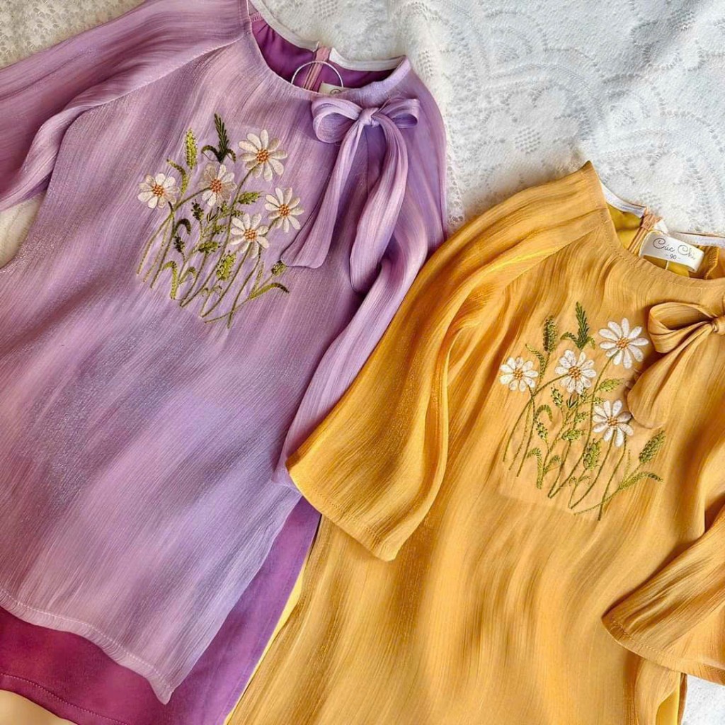 Áo cách tân bé gái 🔥SALE SỐC🔥 chất liệu tơ mềm mại thêu hoa cúc thắt nơ điệu đà - Áo Dài Cho Bé Baby Store - ADB22