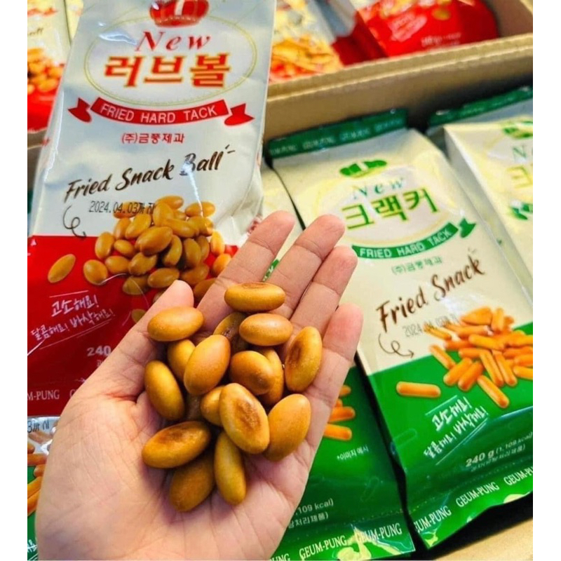 1 Thùng 12 gói x 240g bánh quy lúa mạch Hàn Quốc date 4/2024