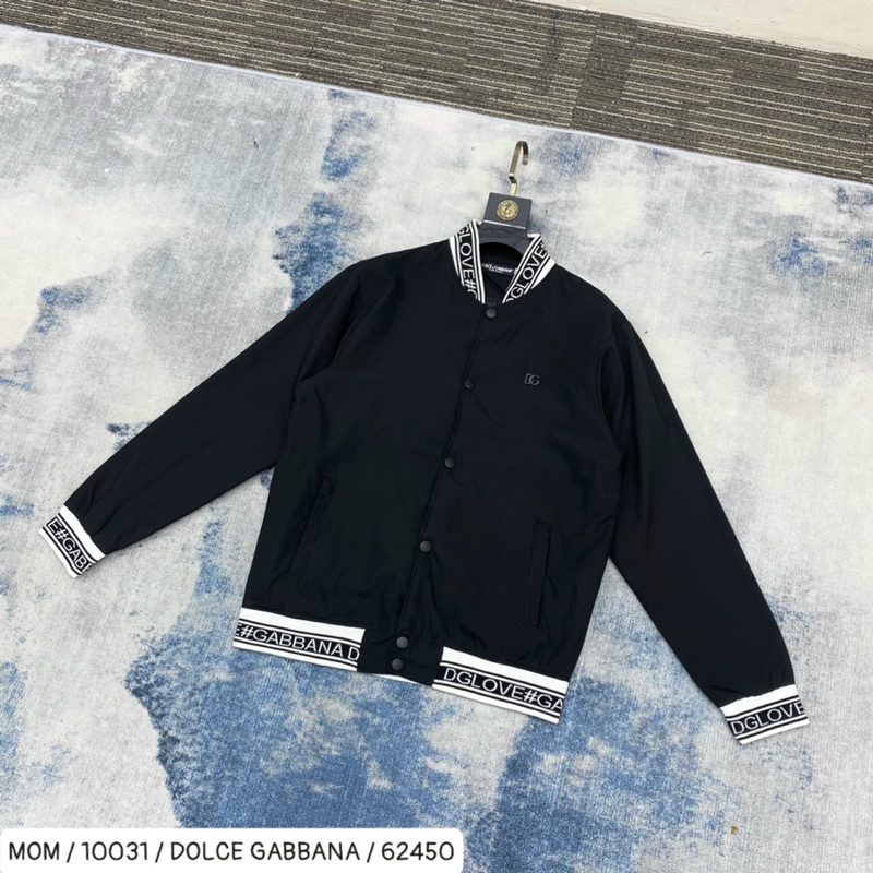 Áo khoác bomber dg có hoạ tiết đơn giản khoá cúc màu đen thời trang nam nữ phong cách giới trẻ có size từ s đến xl