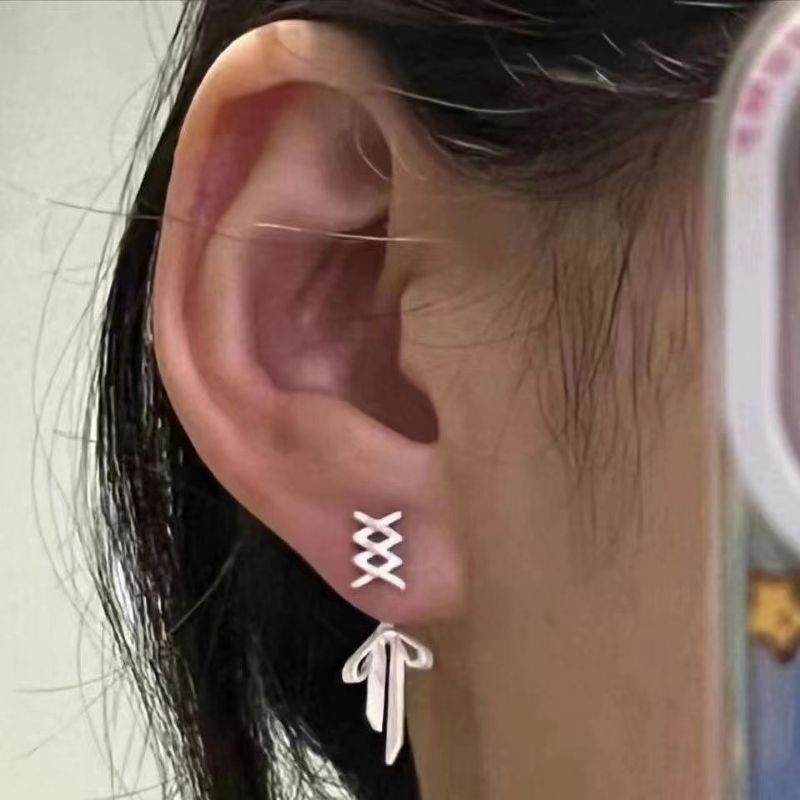 Bông Tai Hình Ruy Băng Nơ Màu Bạc - TS1767 - BCorner