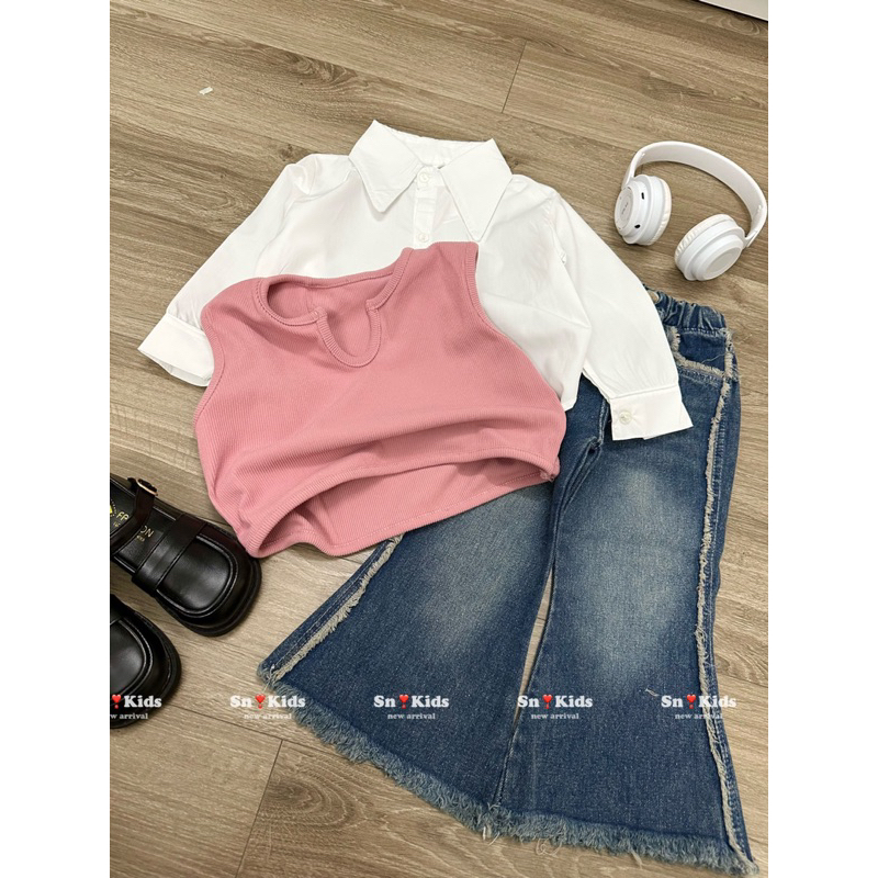 Set bộ quần jean loe gấu mix áo sơ mi và áo gile