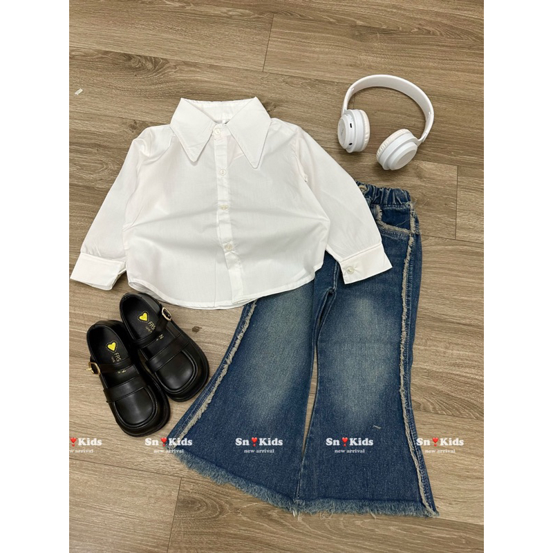 Set bộ quần jean loe gấu mix áo sơ mi và áo gile