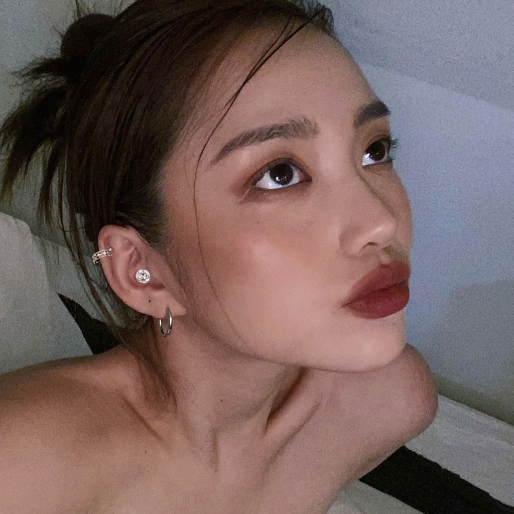 Khuyên tai thiết kế cong chốt bi vặn bông tai mẫu mơí cao cấp