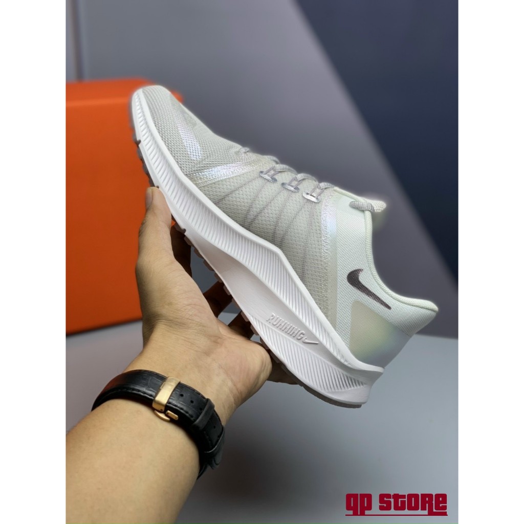 Giày Thể Thao Nike Quest 4
