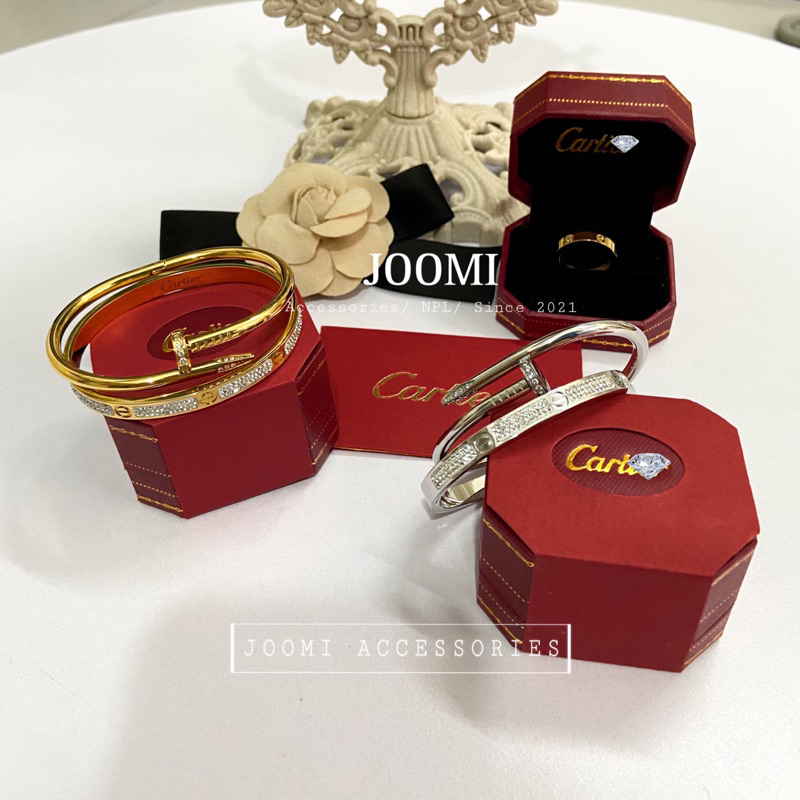 Vòng Tay / Lắc Tay Car Titan Đinh Đính Đá Cao Cấp Không Đen Gỉ