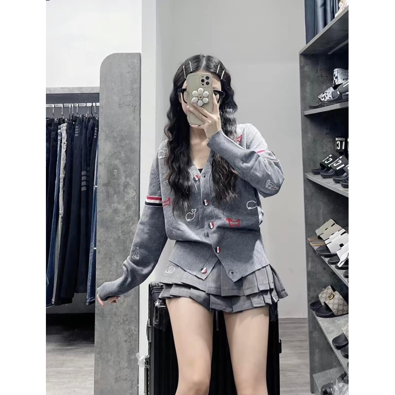 Chân váy thêu Q hàng QC L1