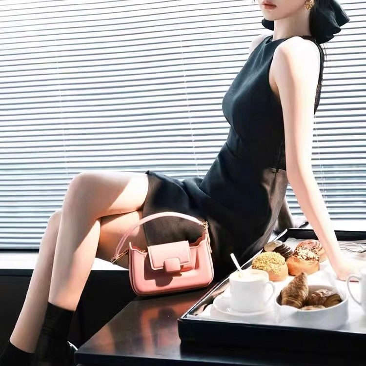 Túi xách nữ túi cn.k hồng phiên bản hộp quà size 20 khoá vuông kèm dây đeo chéo sang chảnh fullbox - lucky9store