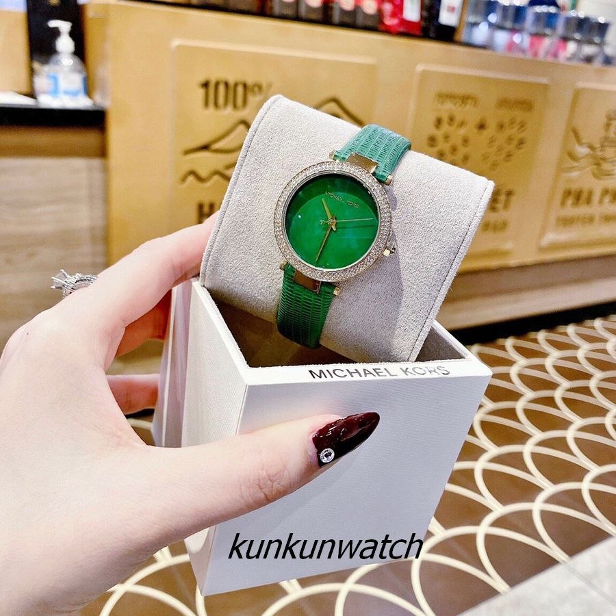 Đồng Hồ Nữ Michael Kors MK2592 Dây Da Vân Rắn 33mm