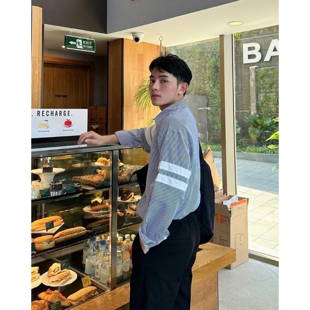 Áo Sơ Mi Nam Tay Dài Họa Tiết Kẻ Ngang Cánh Tay Trẻ Trung