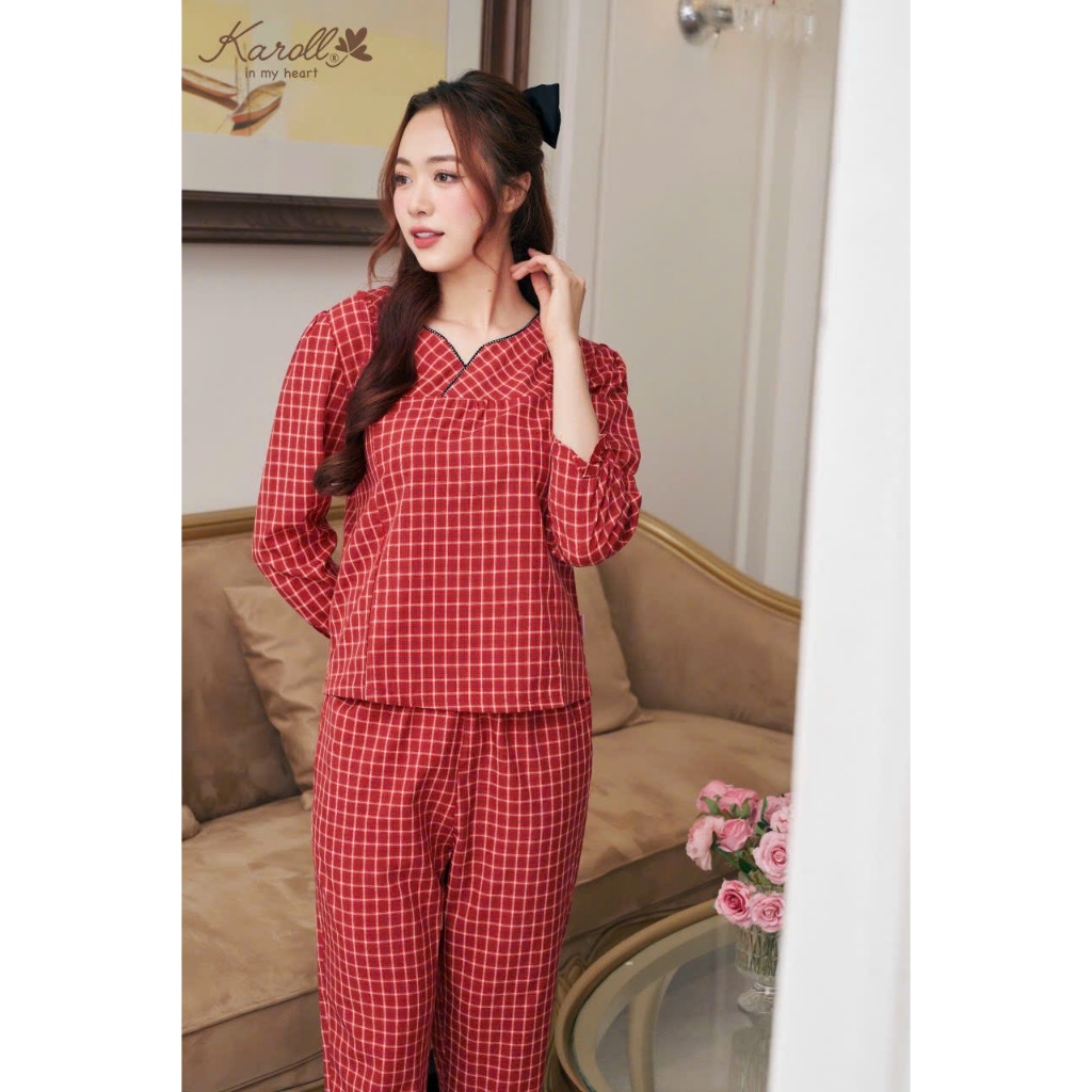 Bộ đồ thô Karoll cao cấp dáng dài cổ tròn xẻ V phối viền bèo, họa tiết kẻ caro đơn giản trẻ trung năng động
