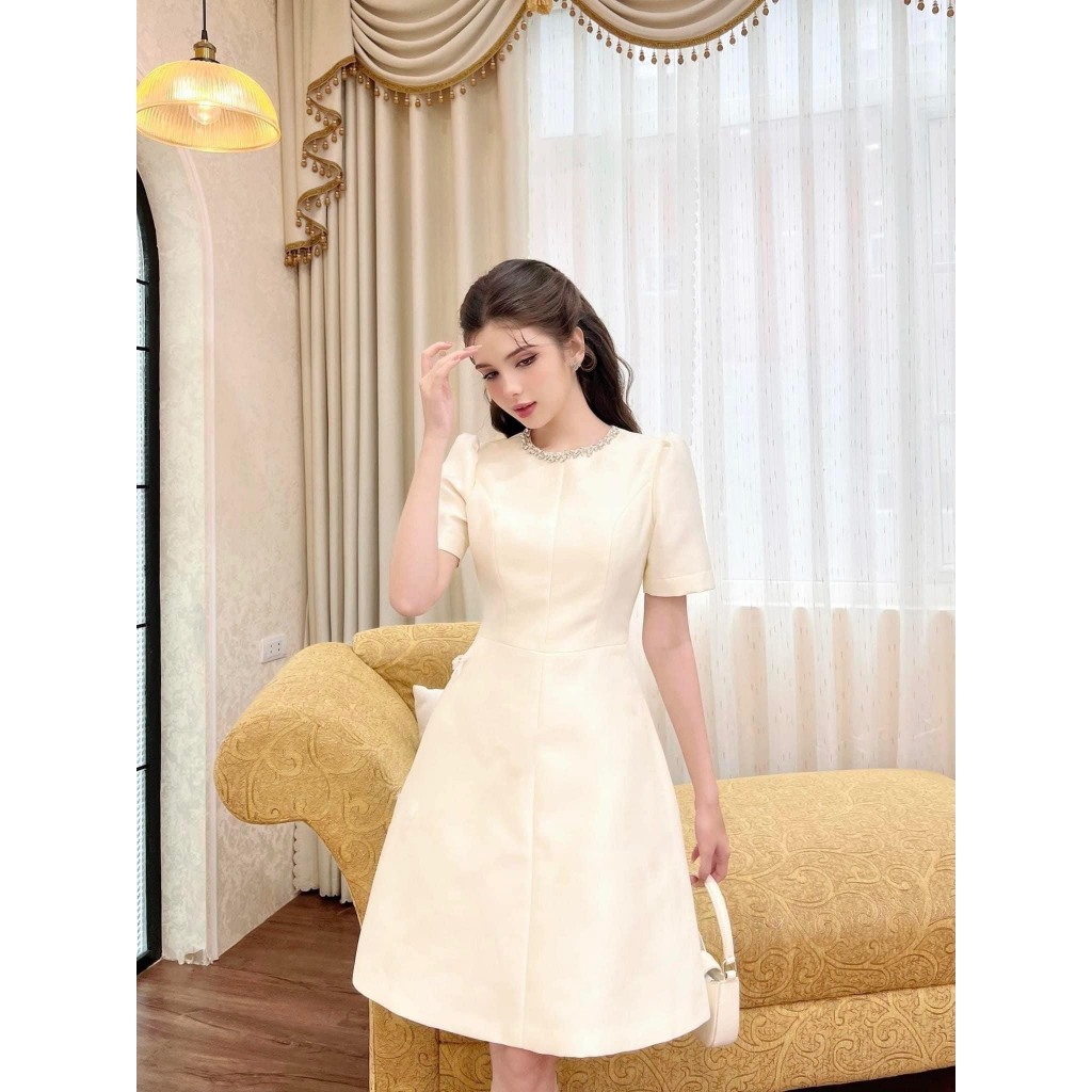 Đầm thiết kế dự tiệc cổ tròn đính đá sugi dress