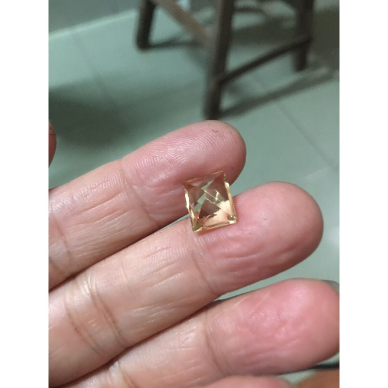 Viên đá citrin cắt giác 8x10 si tuyển Nhật