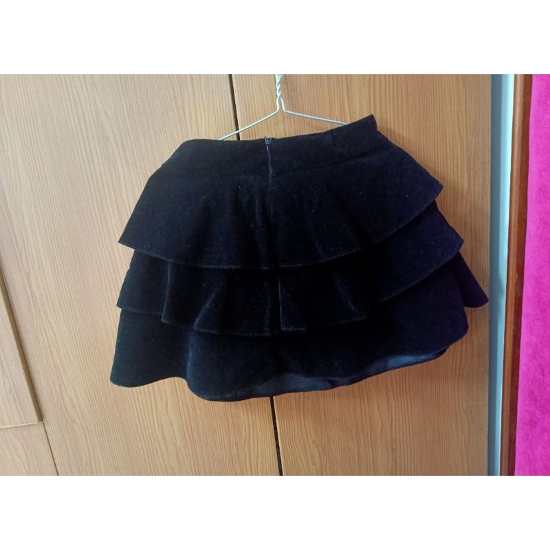 Chân vái nhung xòe nhiều tầng