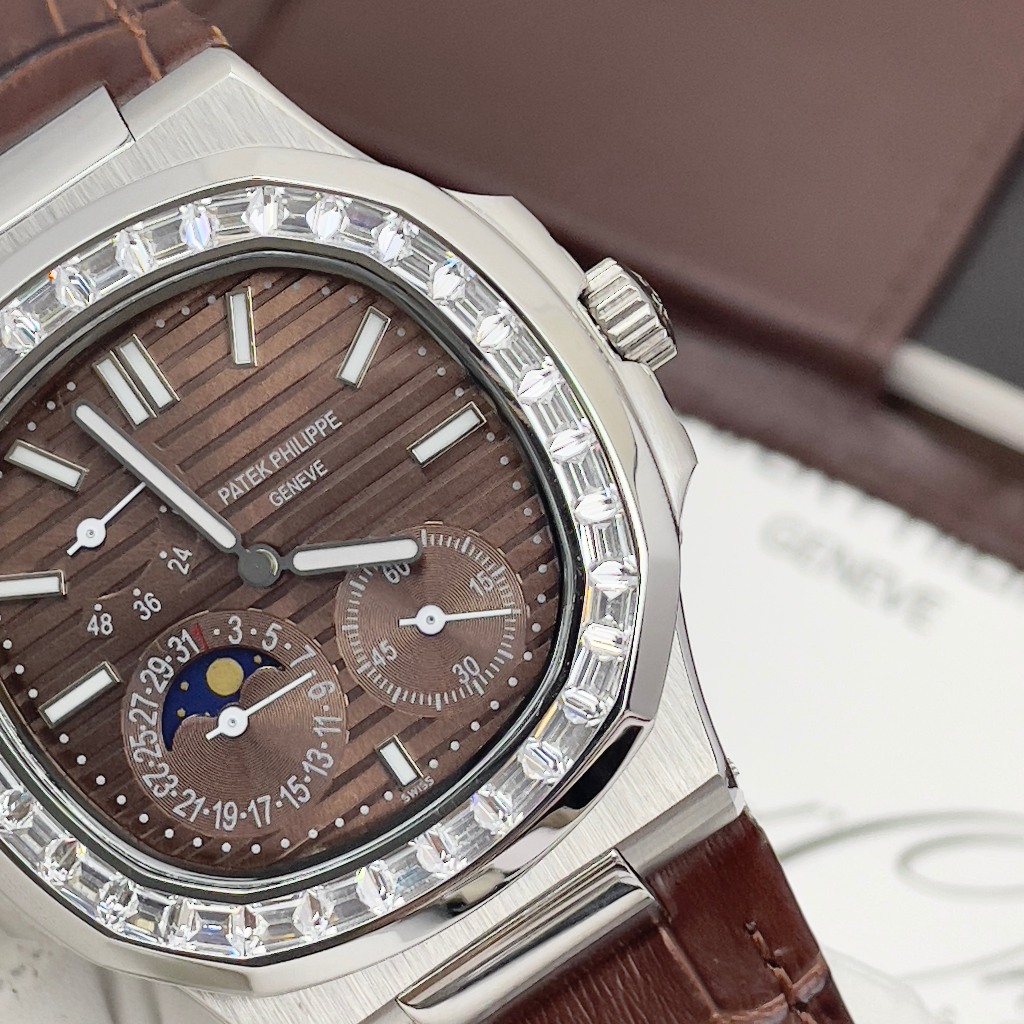ĐỒNG HỒ NAM PATEK PHILIPPE NAUTINUS Br 5712 niềng đá baguette- Máy automatic - 40mm- chống nước-bảo hành 24 t
