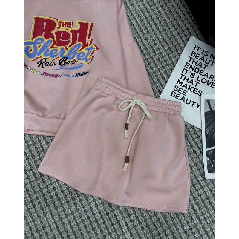 Set áo tay dài hoạ tiết kèm chân váy chữ A