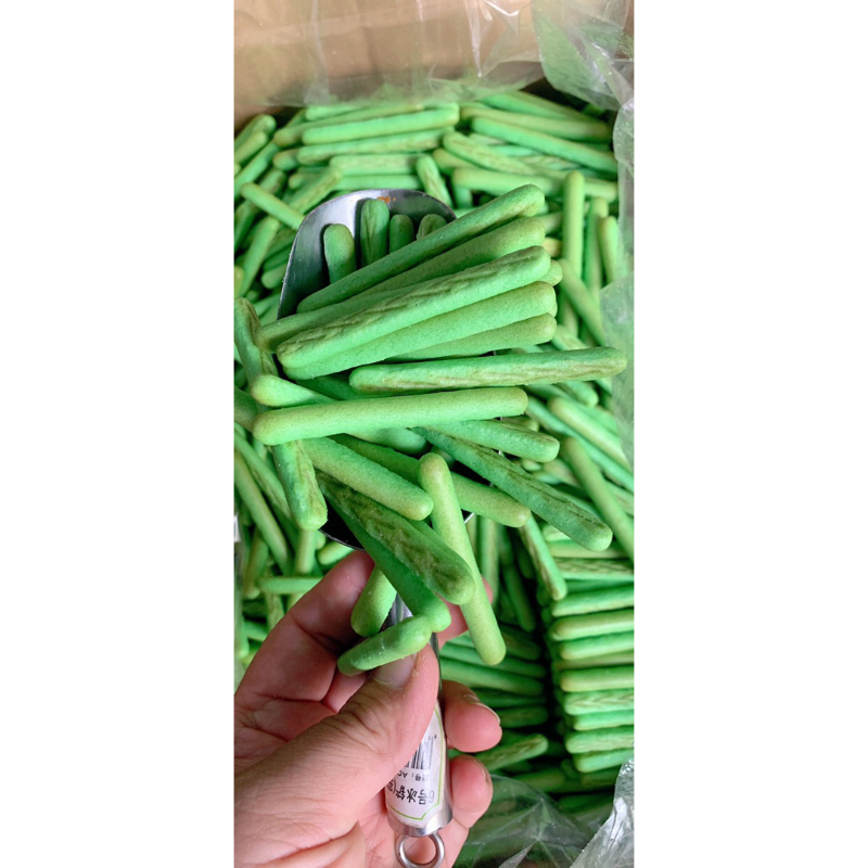 1Kg Bánh quy đũa mặn vị Trà Xanh  vị mới ngon ngon