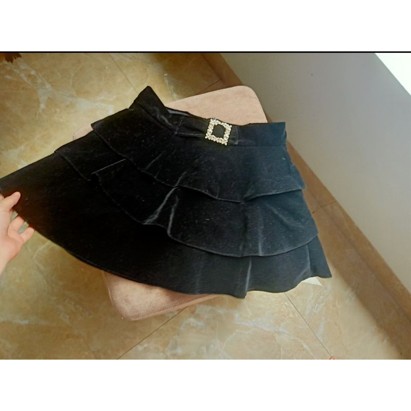 Chân vái nhung xòe nhiều tầng