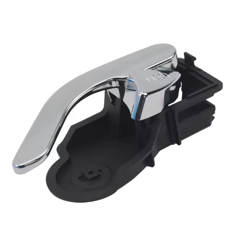 Tay mở cửa trong xe Ford Escape