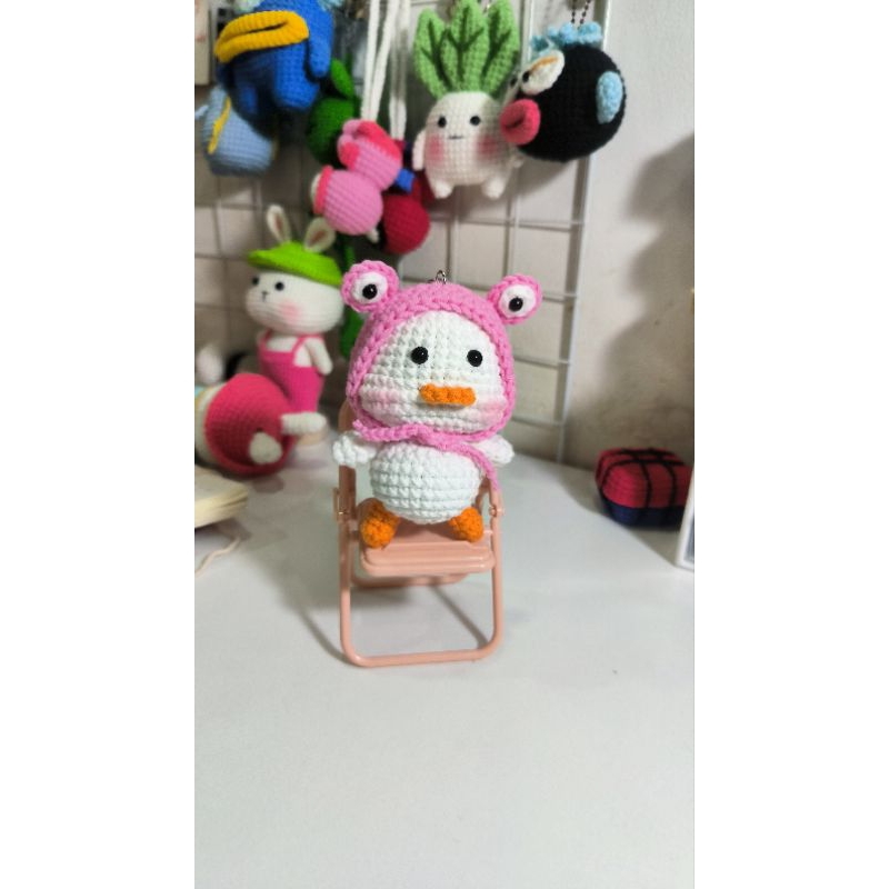 Móc khoá vịt đội mũ bằng len