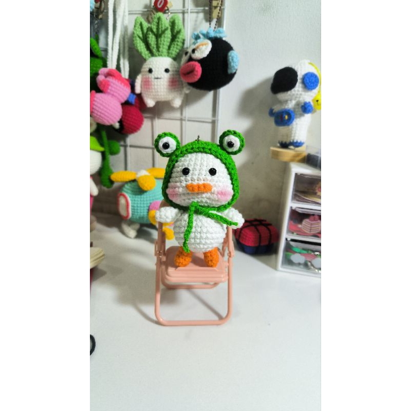 Móc khoá vịt đội mũ bằng len