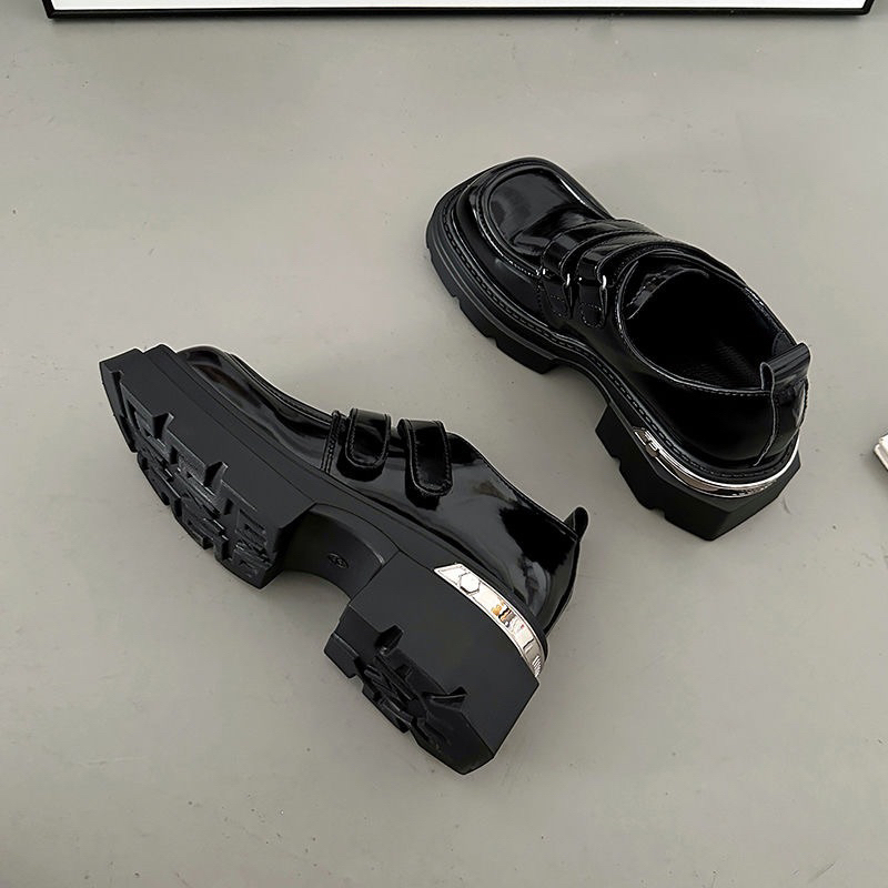 Giày lười nữ đế vuông 2023 mùa thu da mềm khóa kim loại dày