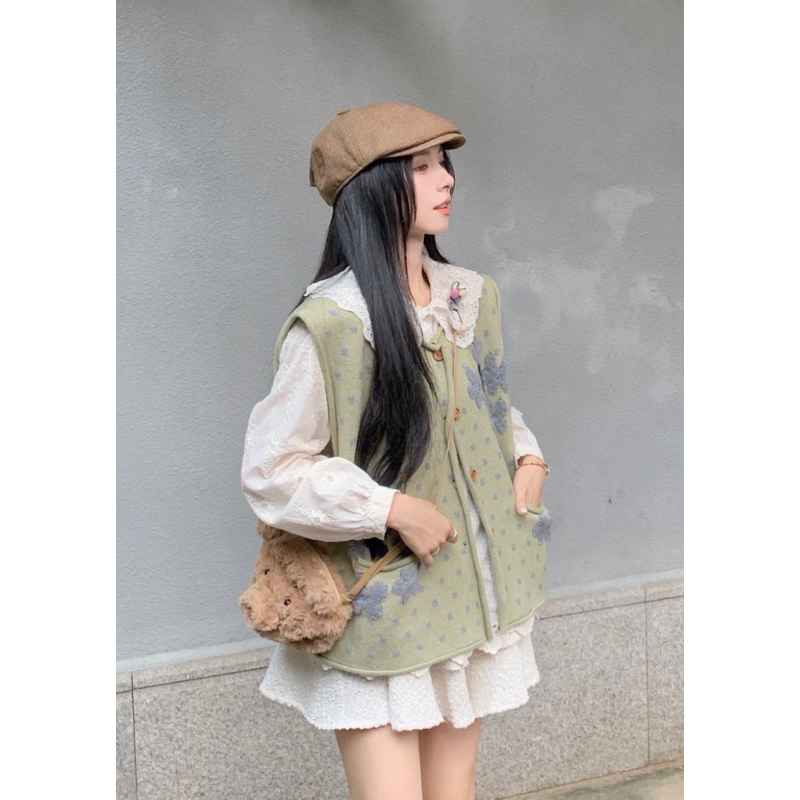 Áo gile len dệt kim thêu hoa mix sơ mi tiểu thư