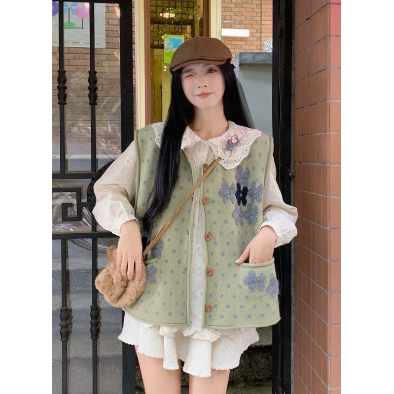 Áo gile len dệt kim thêu hoa mix sơ mi tiểu thư