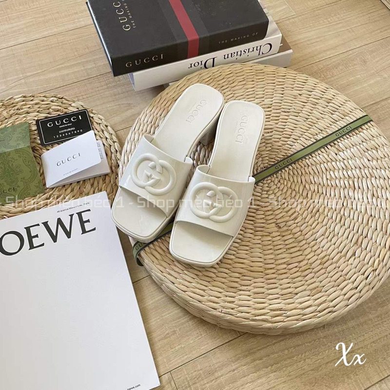 Guốc gc quai ngang logo nhựa thơm gót vuông fullbox