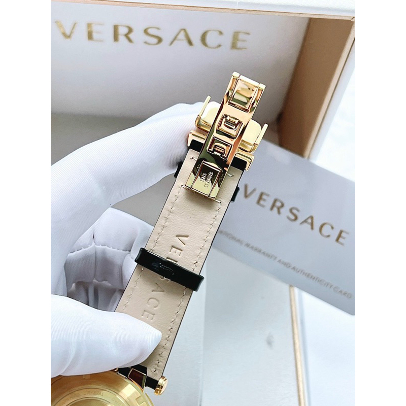 Đồng hồ nam Versace V-Race mặt tròn dây da đen
