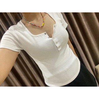 Áo Thun Cổ Vuông Bấm Nút ( áo dài 50cm , rộng 35cm )
