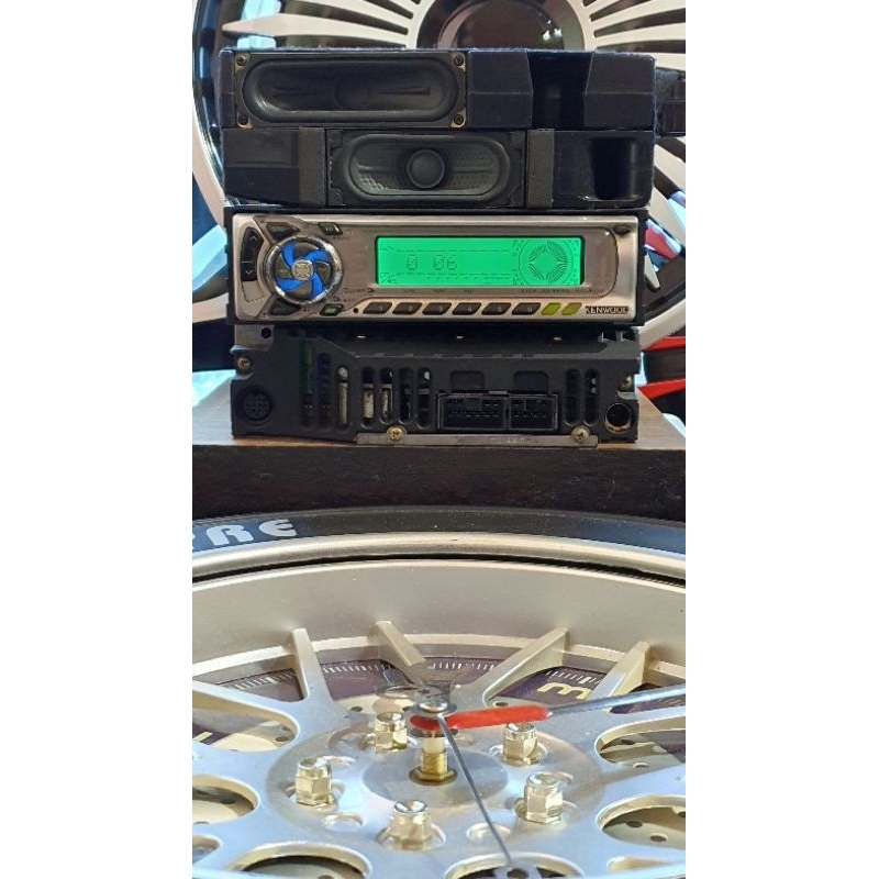 Máy phát nhạc liền Amply KENWOOD KDC-MPV7020. Tính năng Aux.cd.radio.sub bass.